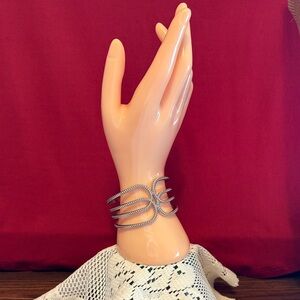 Elegant Silver Tone Women's Clamp Bracelet